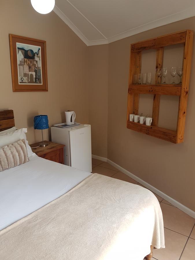 Oasis Shanti Backpackers Oudtshoorn Exterior photo
